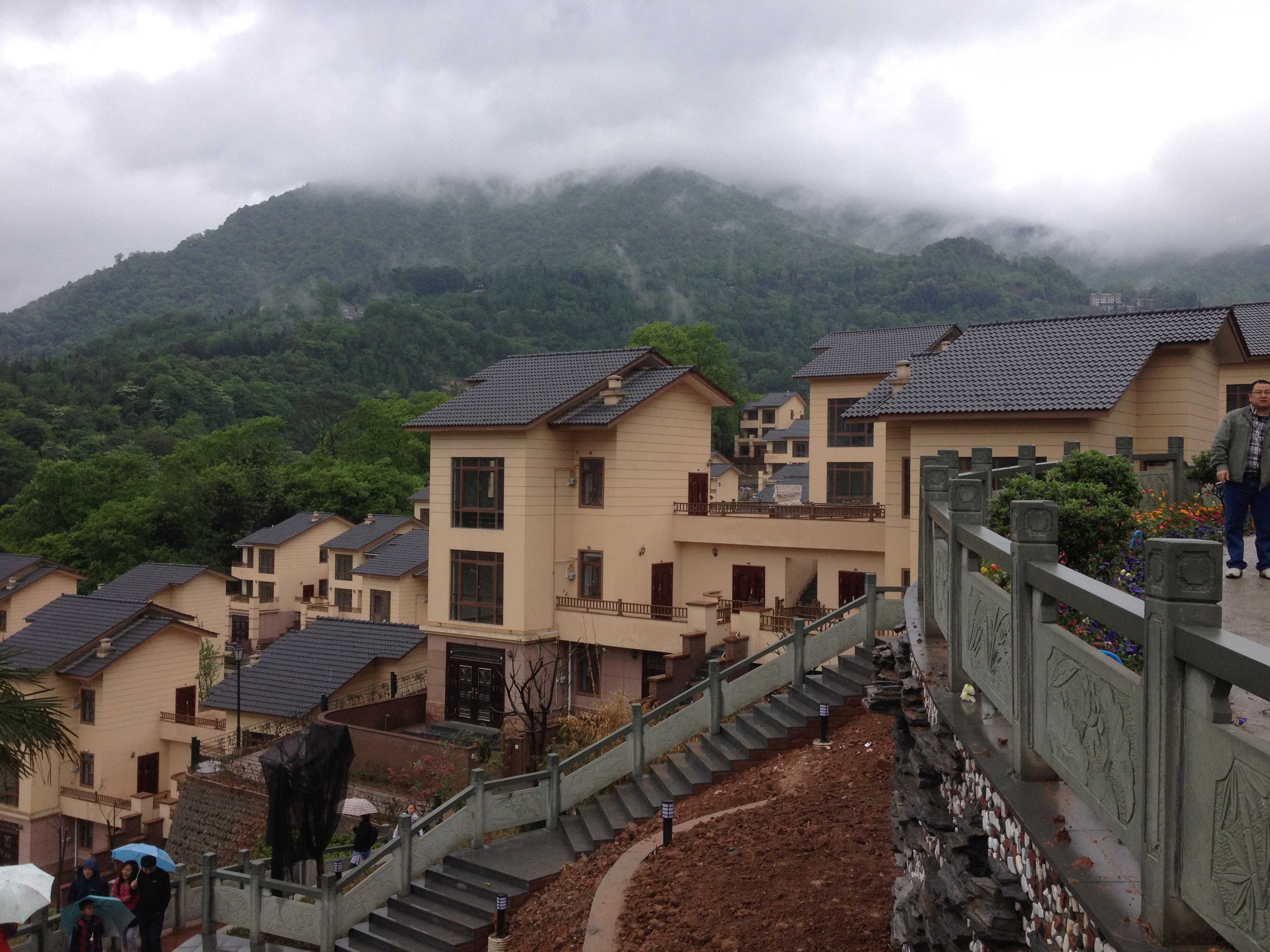 青城依山郡外围